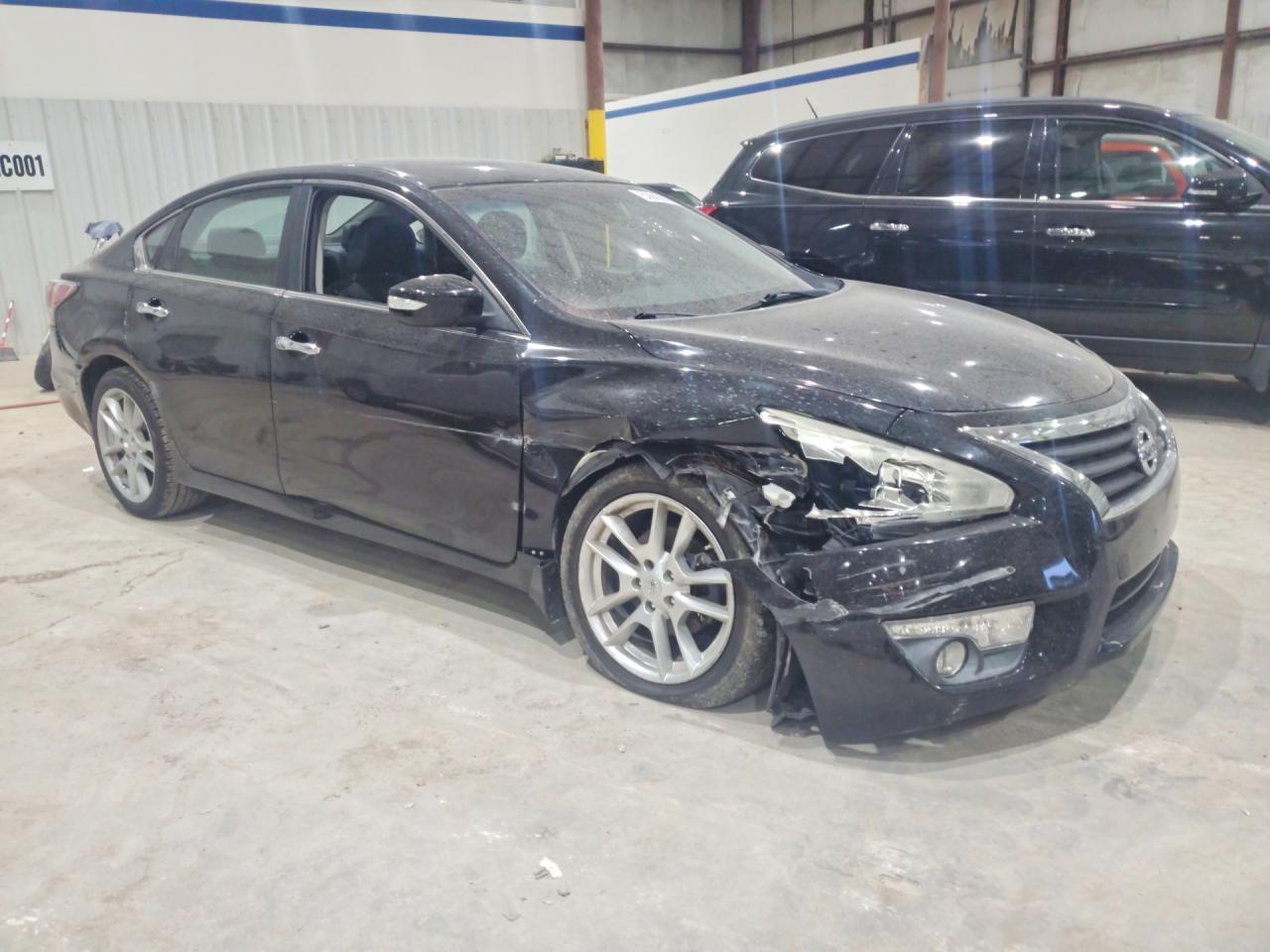 2014 Nissan Altima 3.5 S - Image 4