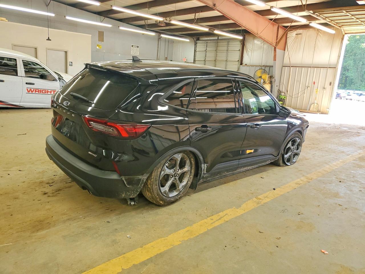 2025 Ford Escape St Line Select - Image 3