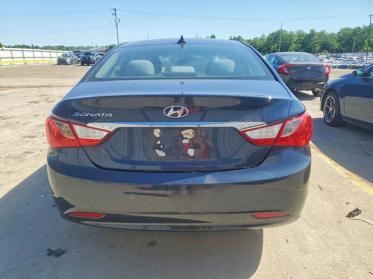 2013 Hyundai Sonata Gls - Image 6