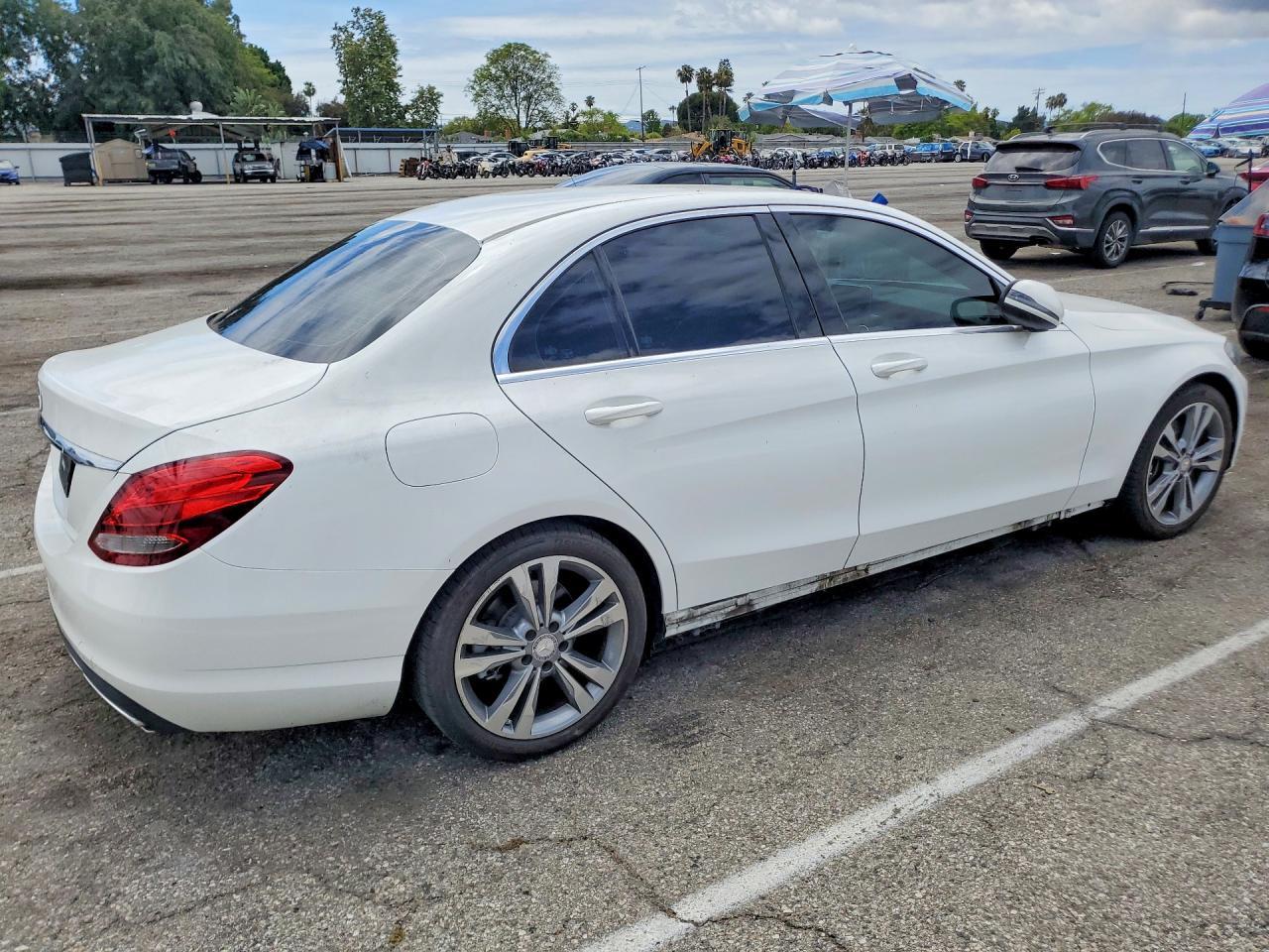 2017 Mercedes-Benz C 300 - Фото 3