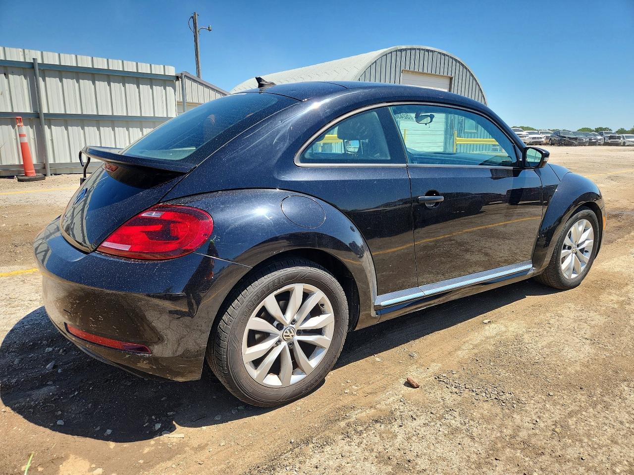 2017 Volkswagen Beetle - Image 3