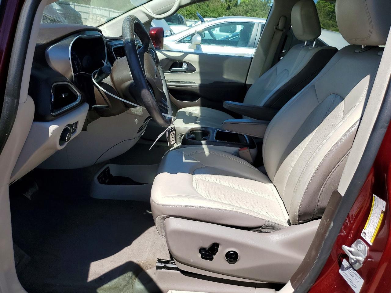 2017 Chrysler Pacifica Touring L Plus - Image 7