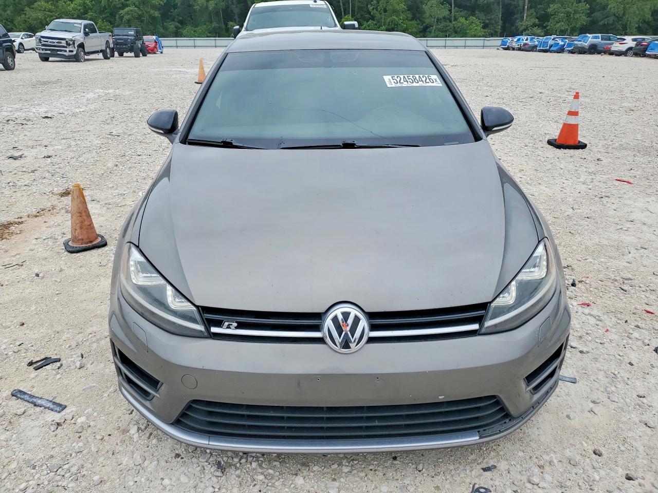 2016 Volkswagen Golf R - Image 5