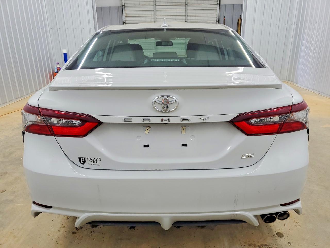 2022 Toyota Camry Se - Image 6