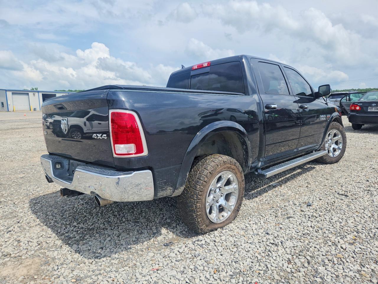 2018 Ram 1500 Laramie - Фото 3