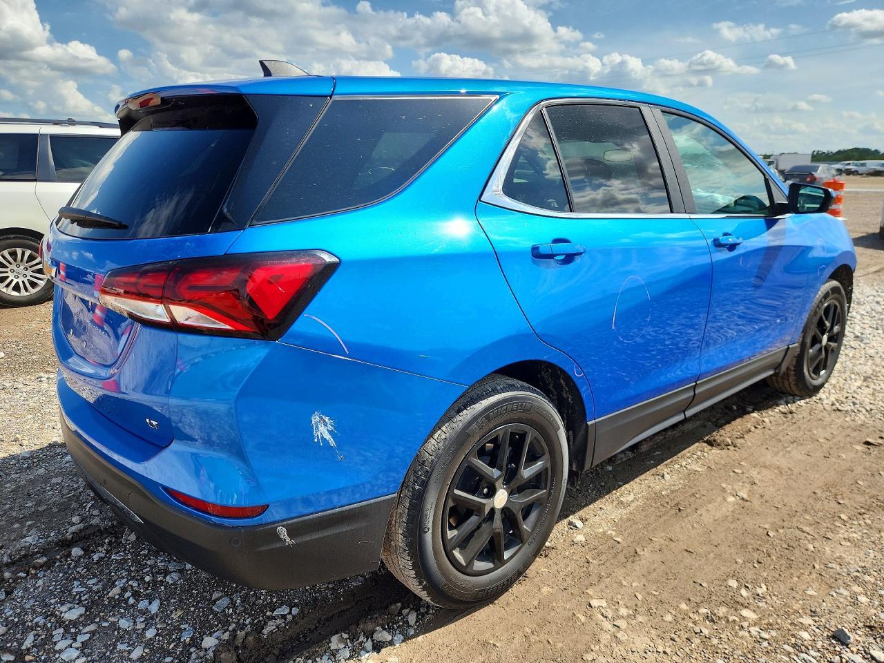 2024 Chevrolet Equinox Lt - Image 3