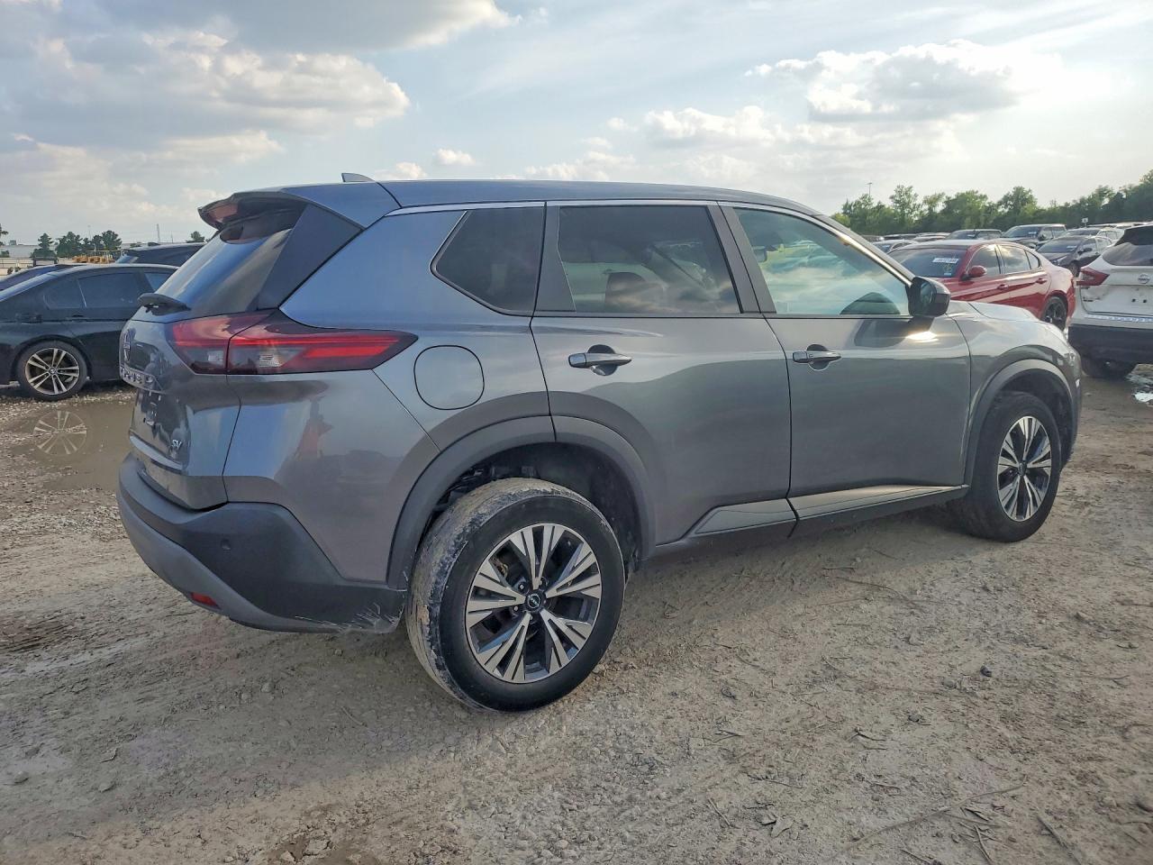 2023 Nissan Rogue Sv - Фото 3