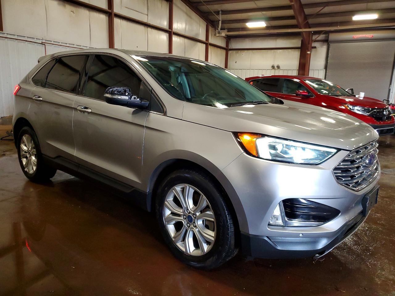 2022 Ford Edge Titanium - Фото 4