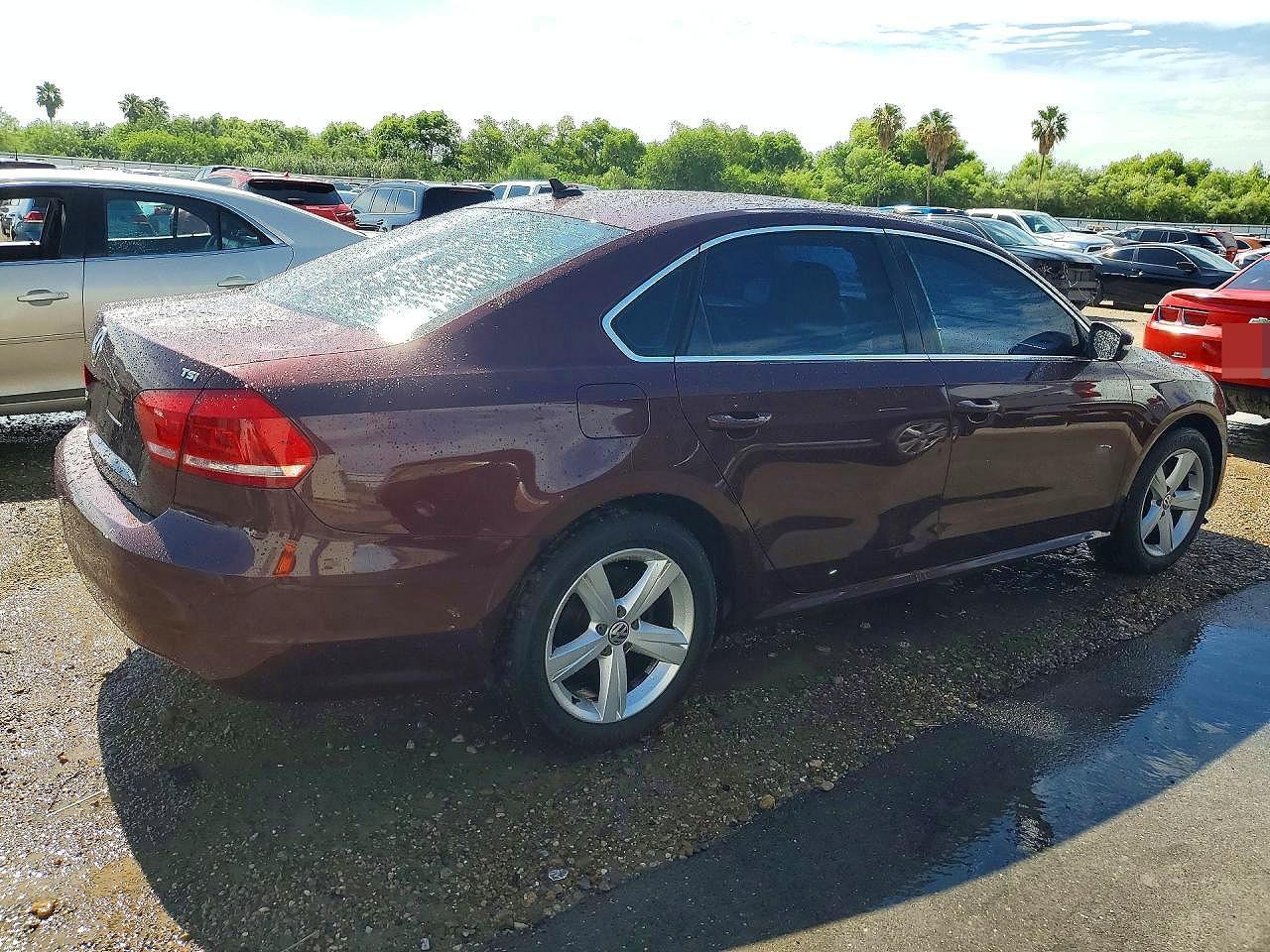 2014 Volkswagen Passat S - Фото 3