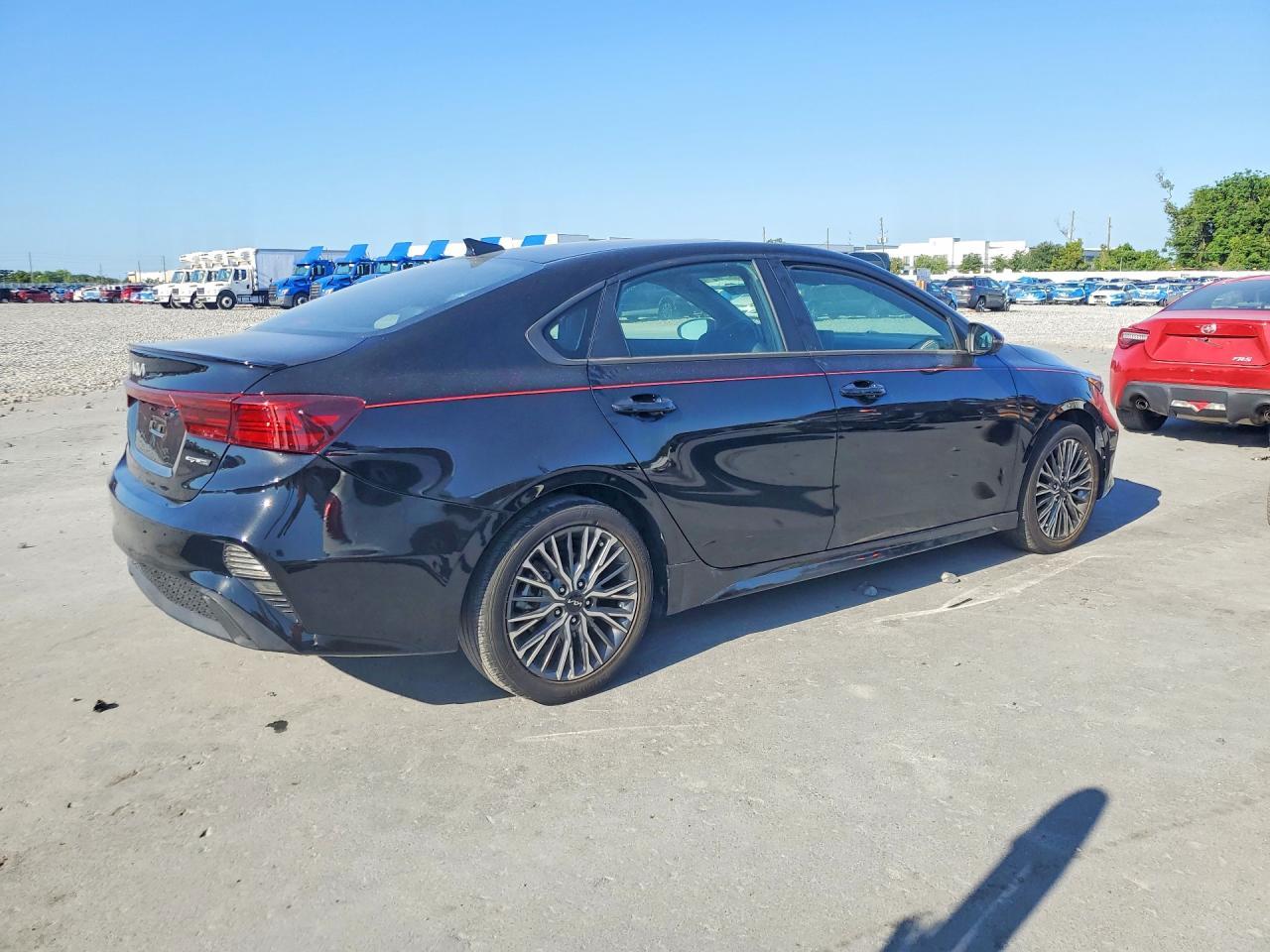 2023 Kia Forte Gt Line - Фото 3