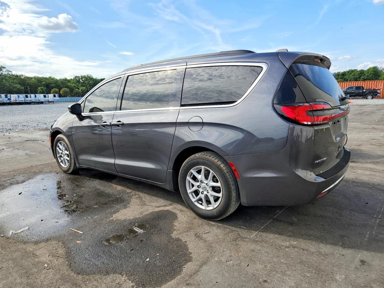 2022 Chrysler Pacifica Touring L - Фото 2