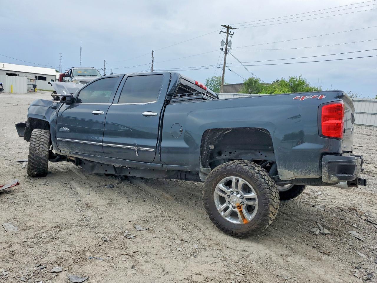 2017 Chevrolet Silverado K2500 High Country - Фото 2