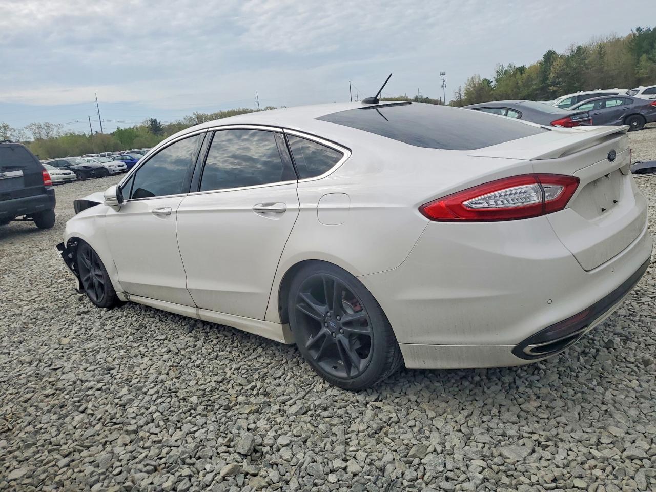 2016 Ford Fusion Titanium - Image 2