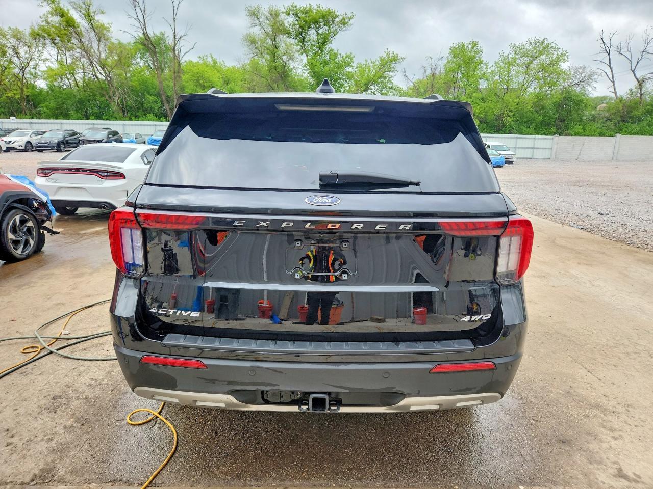 2025 Ford Explorer Active - Фото 6