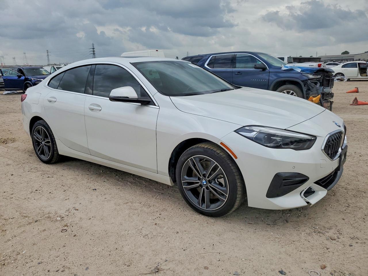 2024 BMW 228Xi - Фото 4