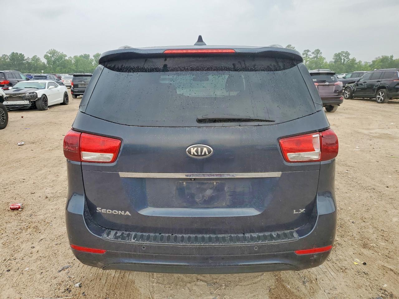 2016 Kia Sedona Lx - Фото 6