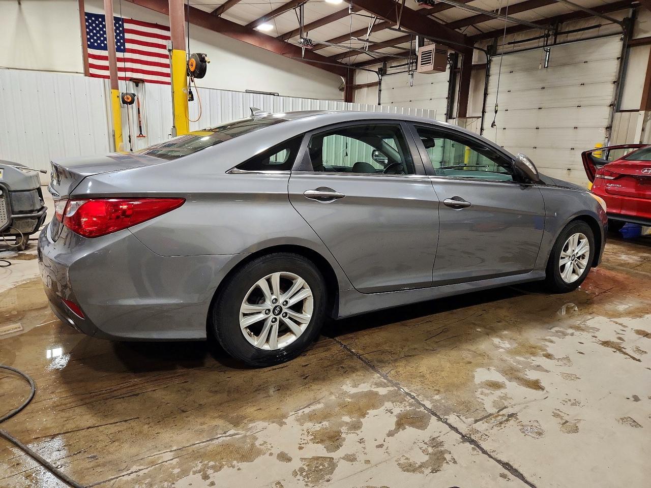 2014 Hyundai Sonata Gls - Image 3