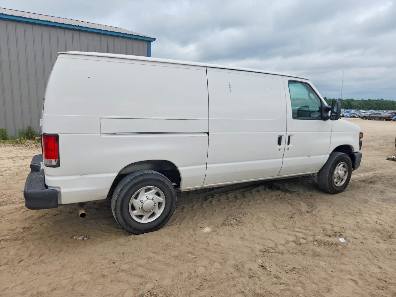 2014 Ford Econoline E250 Van - Image 3