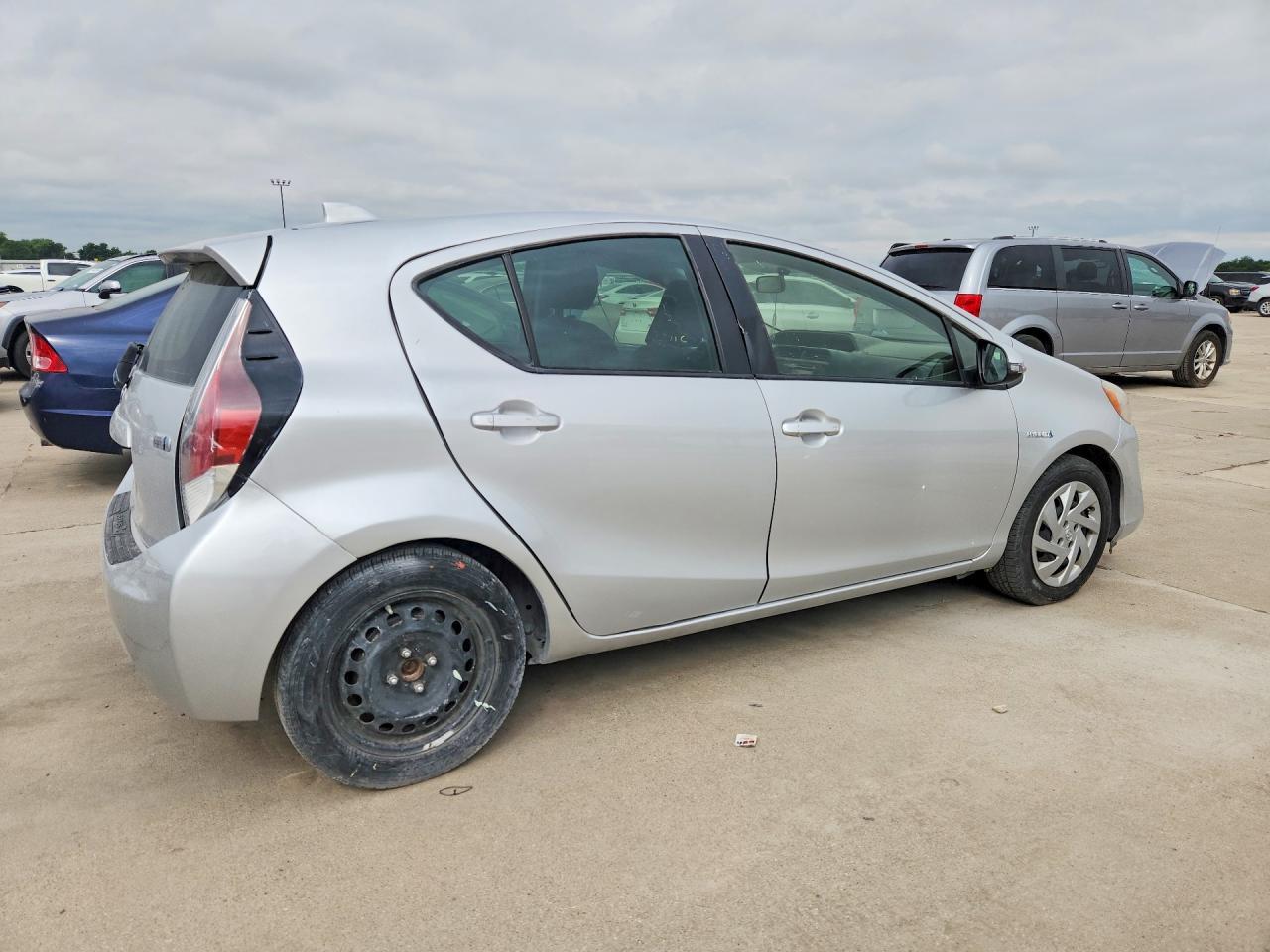 2015 Toyota Prius C Three - Image 3