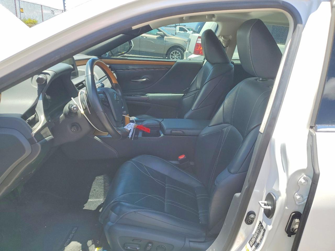 2019 Lexus Es 300H - Фото 7