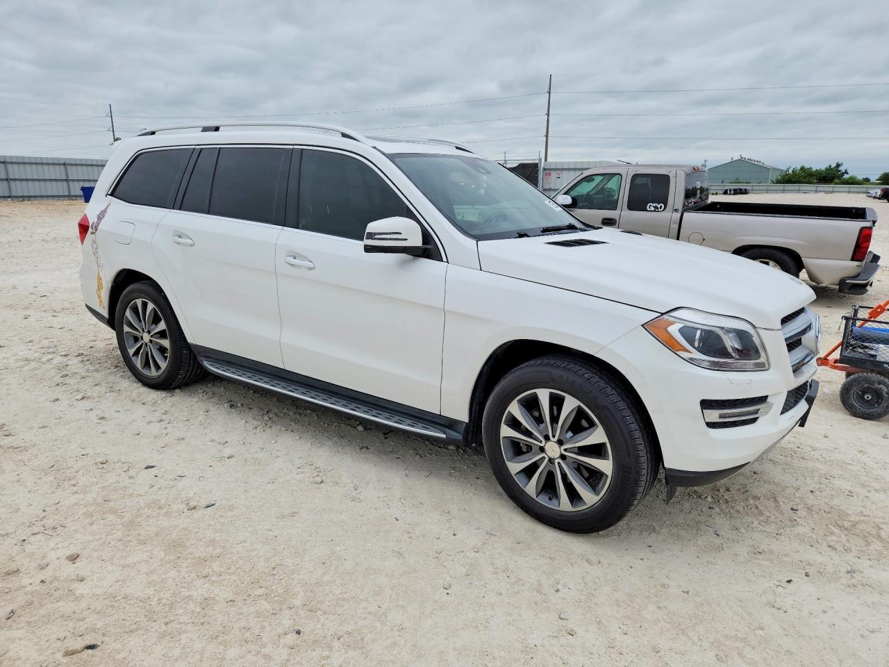 2016 Mercedes-Benz Gl 450 4Matic - Image 4