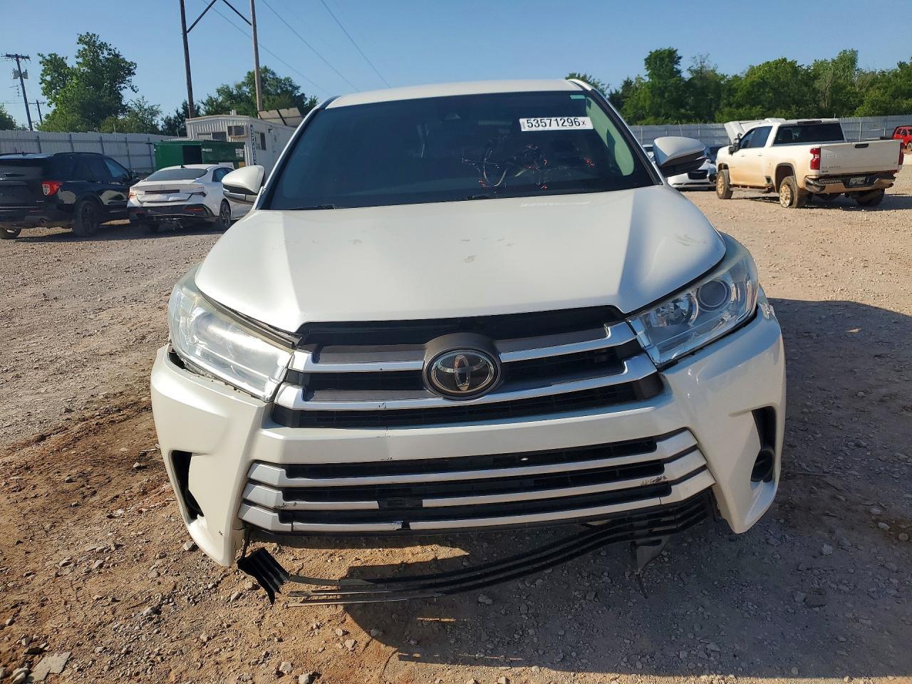 2019 Toyota Highlander Le - Фото 5