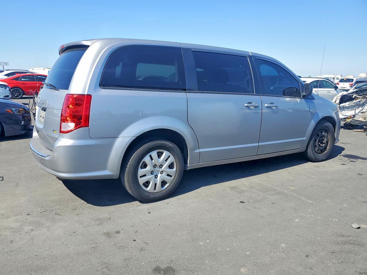 2018 Dodge Grand Caravan Se - Image 3