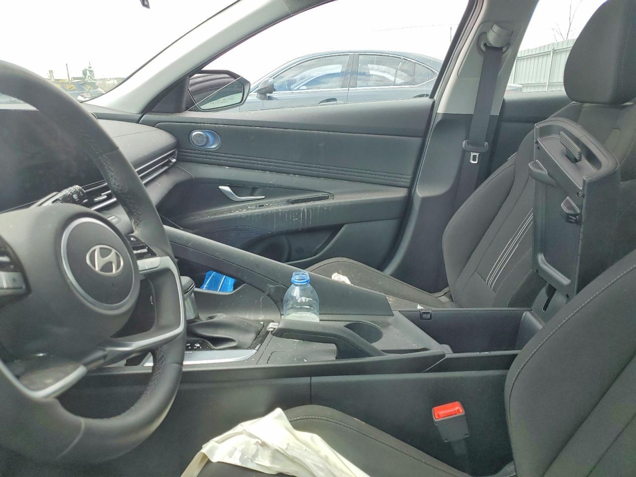2025 Hyundai Elantra Sel Sport - Image 7
