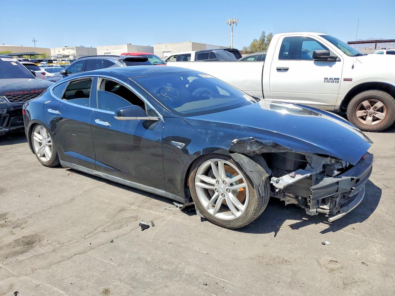 2013 Tesla Model S - Image 4