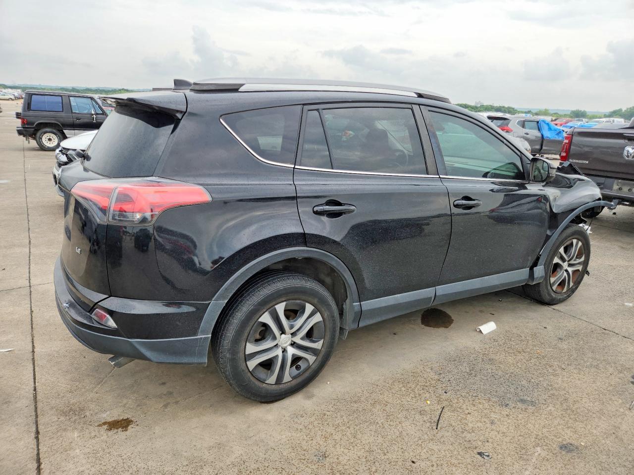 2018 Toyota Rav4 Le - Image 3