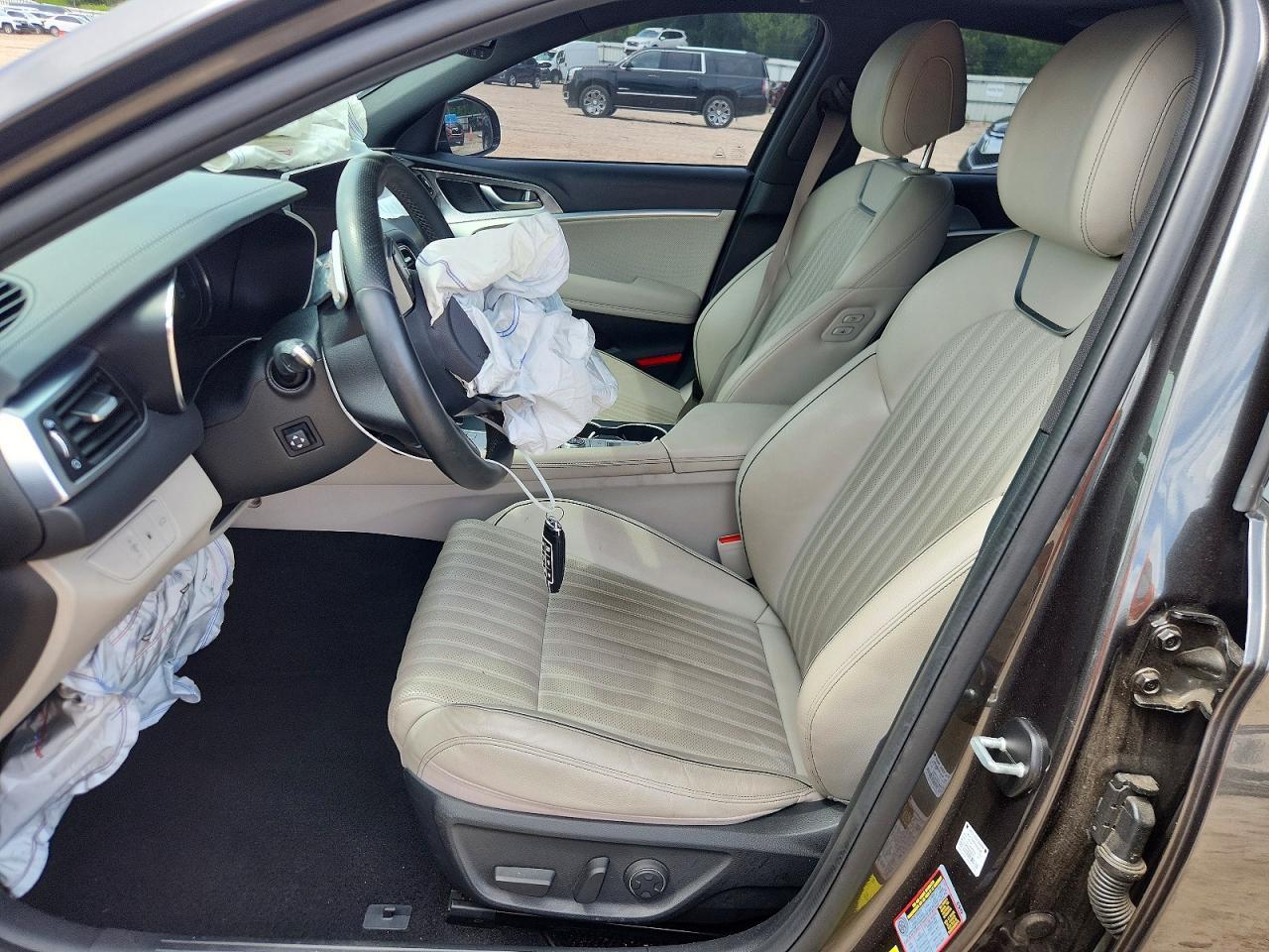 2022 Genesis G70 2.0T - Фото 7