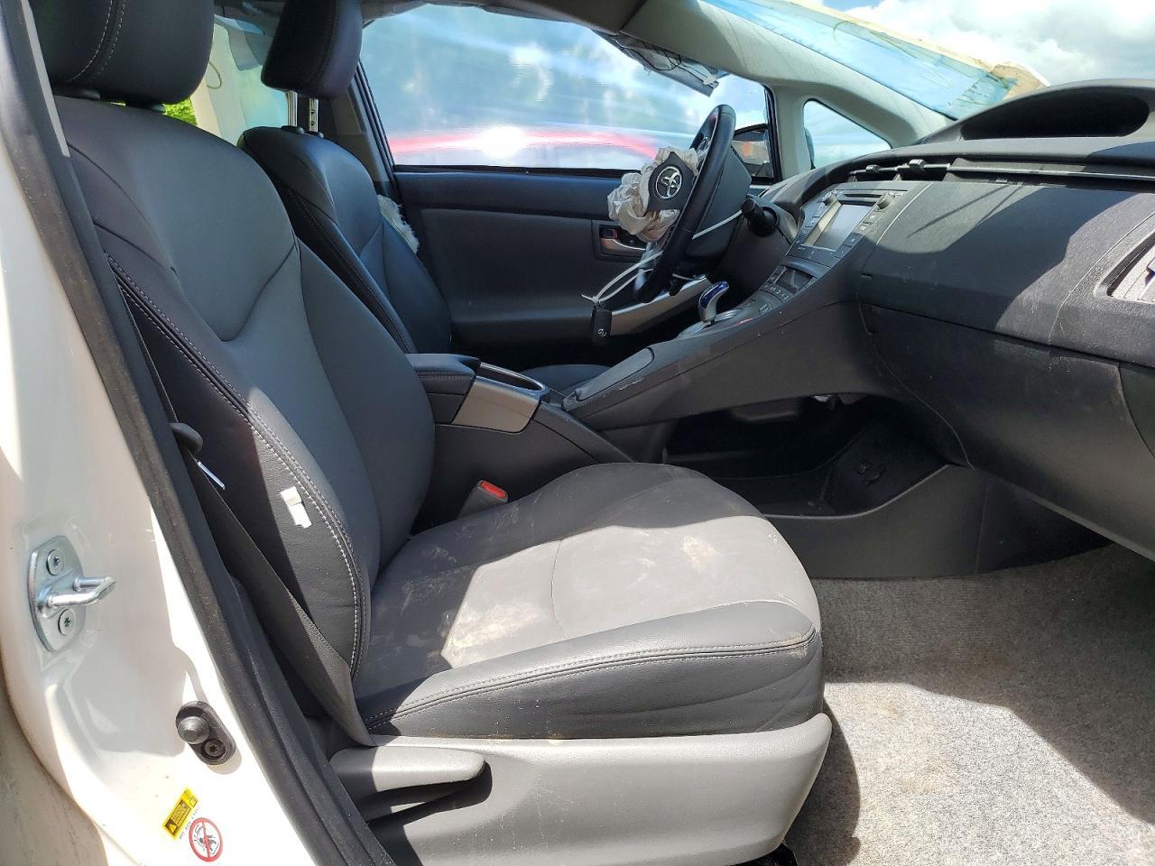 2015 Toyota Prius Four - Фото 7