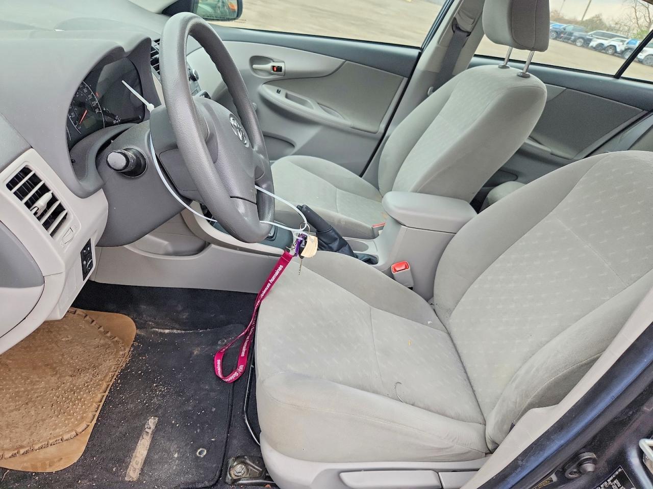 2010 Toyota Corolla Base - Фото 7