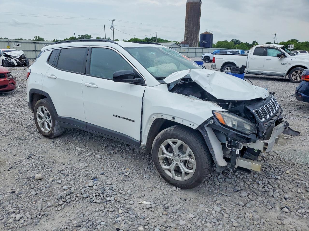 2024 Jeep Compass Latitude - Image 4