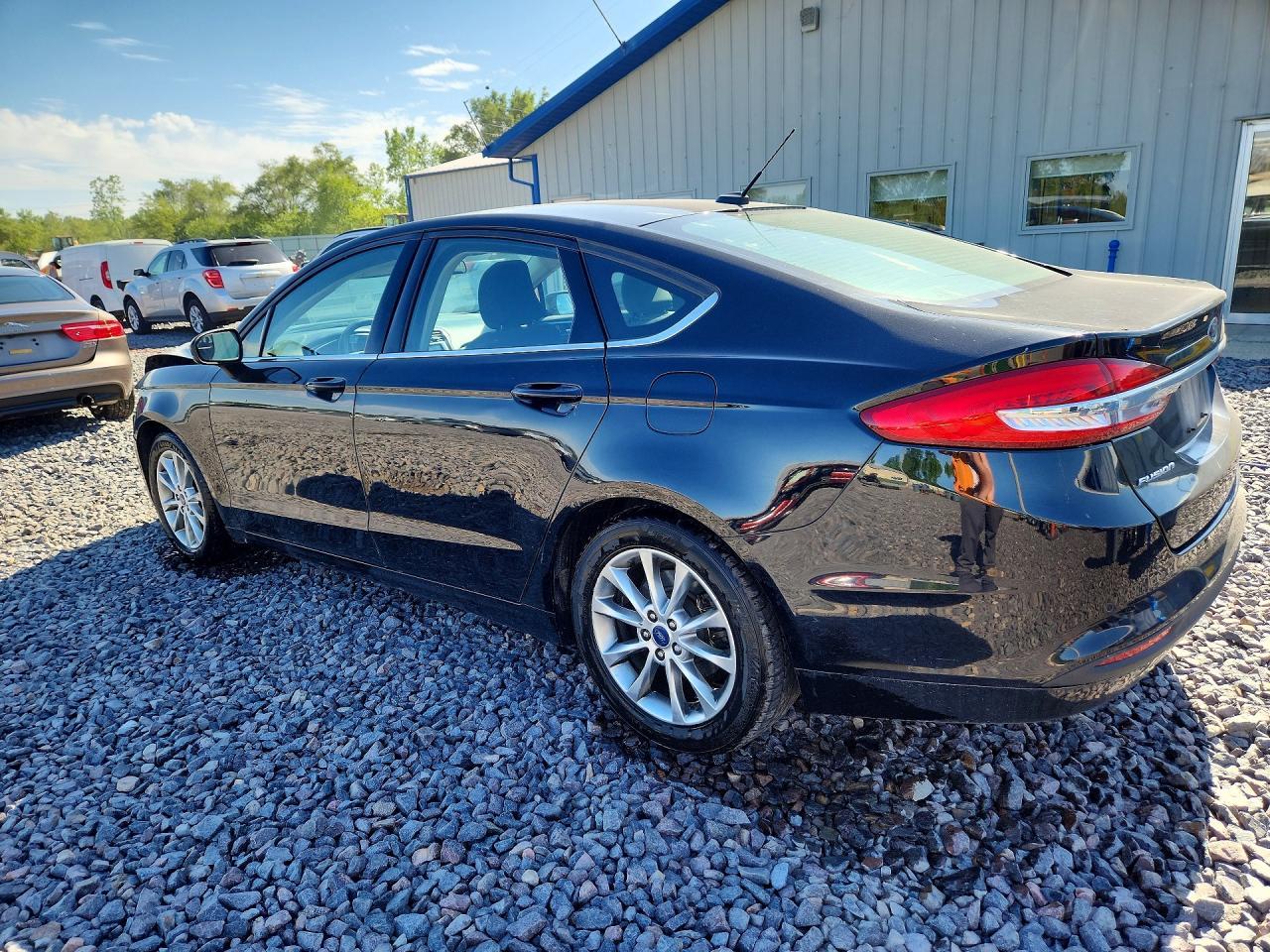 2017 Ford Fusion Se - Image 2