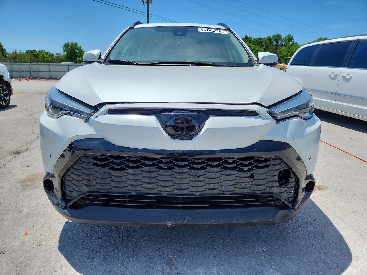2022 Toyota Corolla Cross Xle - Image 5