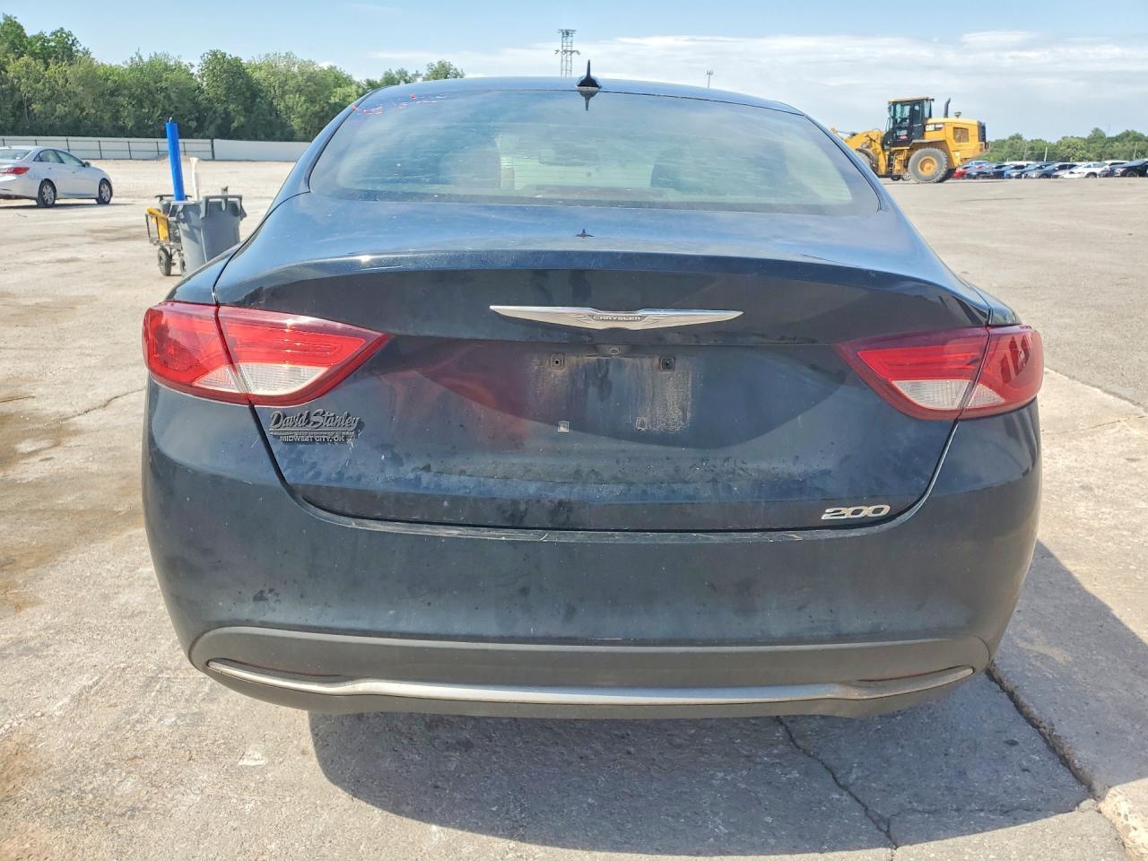 2016 Chrysler 200 Limited - Image 6