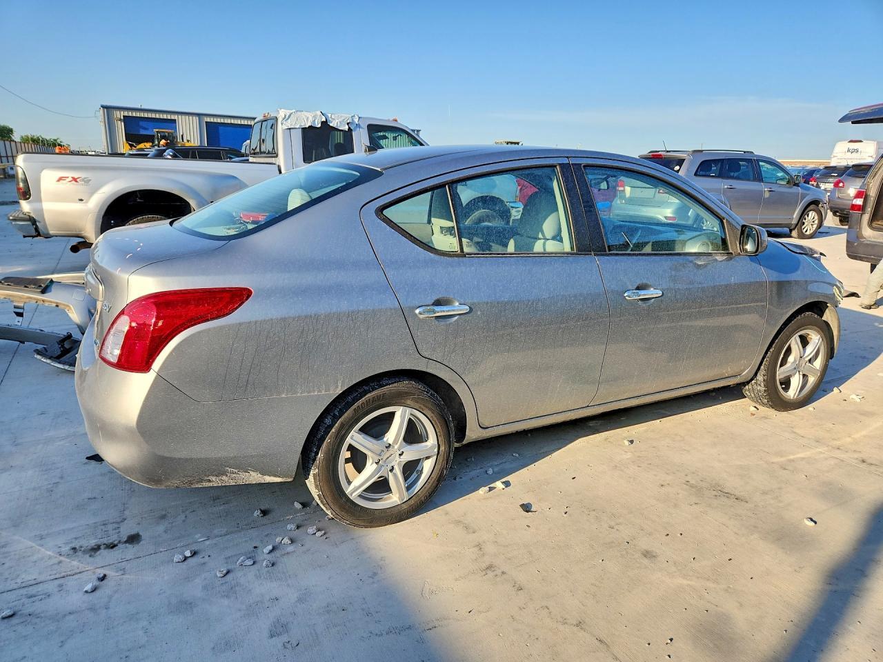 2012 Nissan Versa 1.6 S - Фото 3