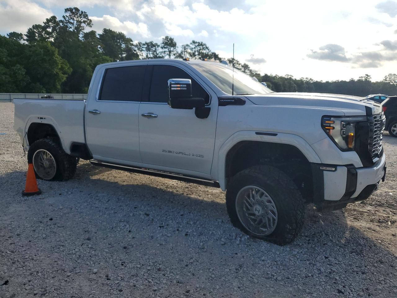 2025 GMC Sierra K2500 Denali Ultimate - Фото 4