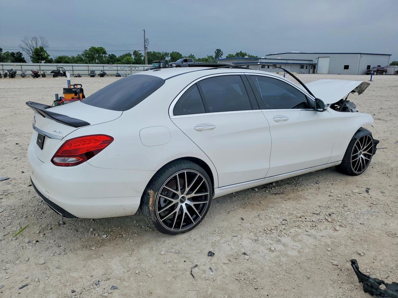 2018 Mercedes-Benz C 300 4Matic - Фото 3