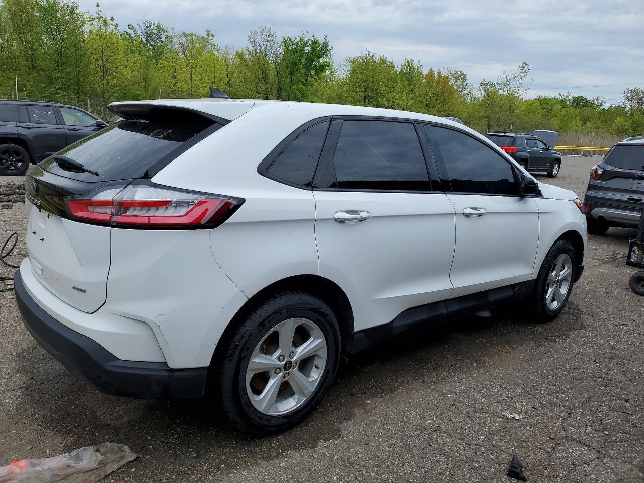 2023 Ford Edge Se - Image 3