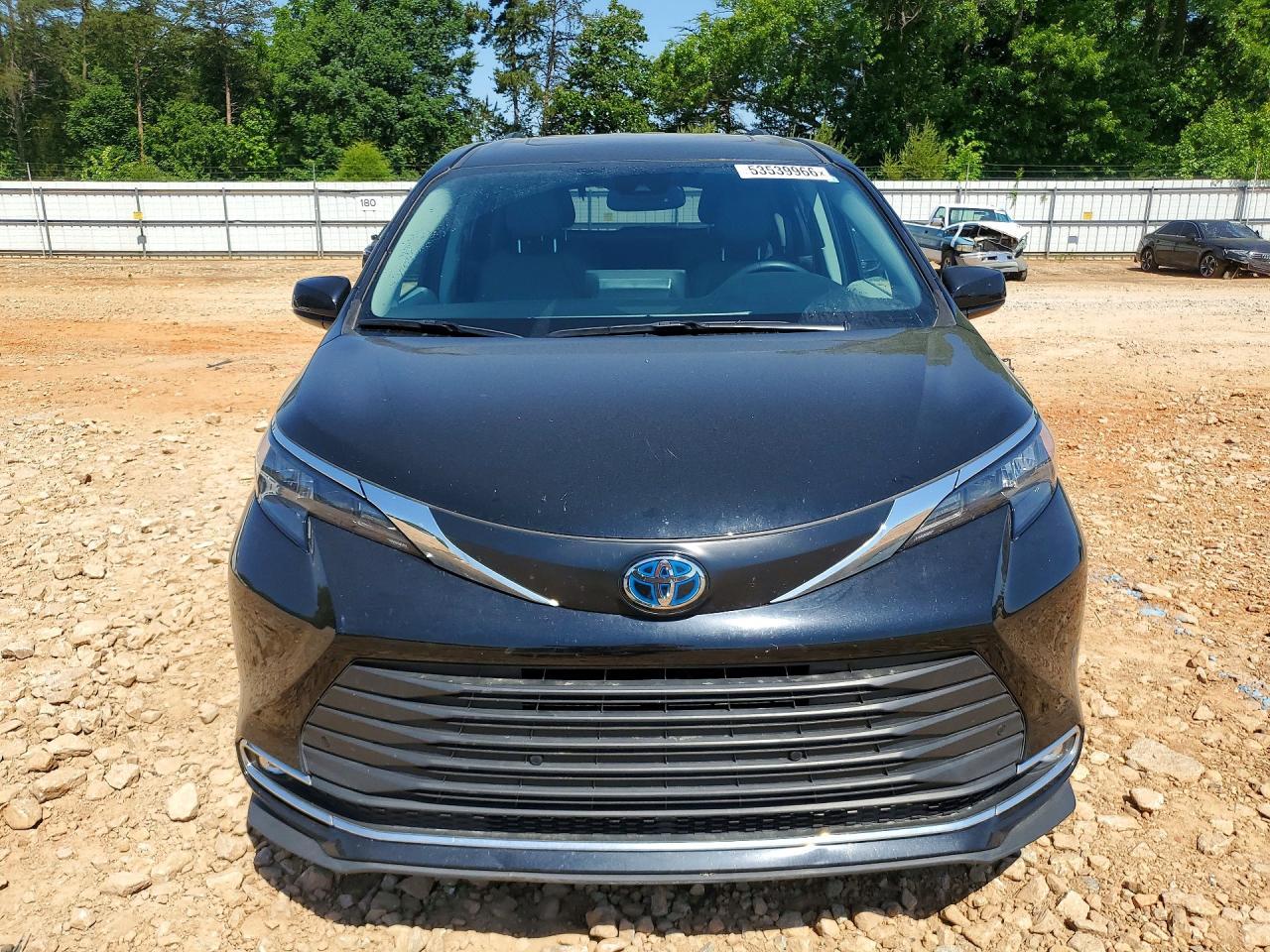 2024 Toyota Sienna Xle - Image 5