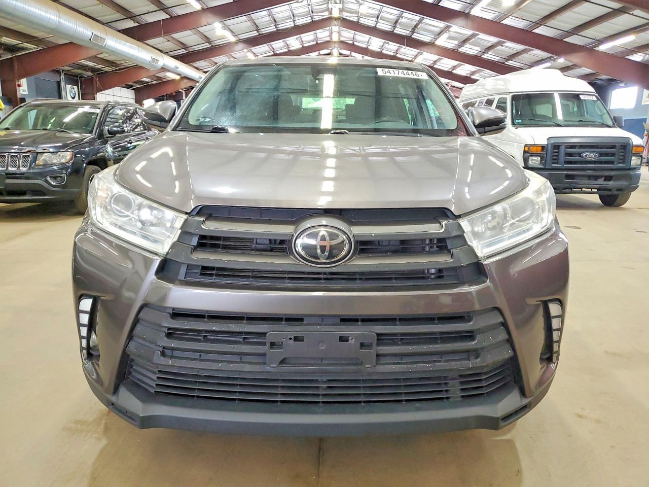 2019 Toyota Highlander Le - Фото 5
