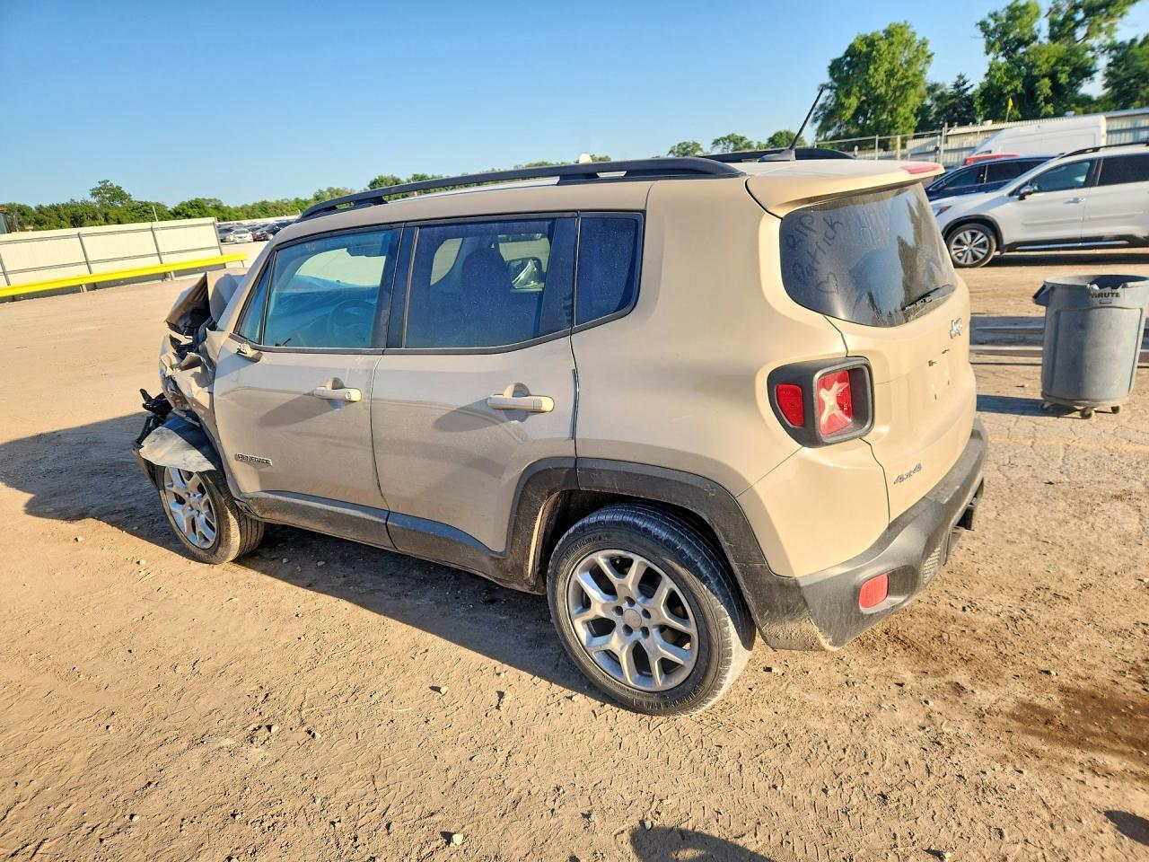2015 Jeep Renegade Latitude - Фото 2