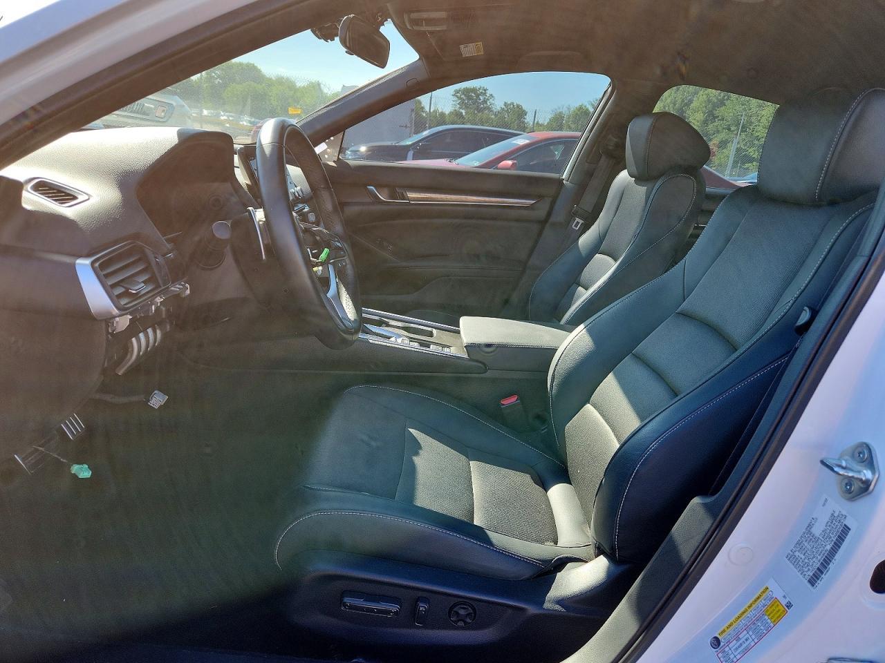 2022 Honda Accord Sport - Image 7