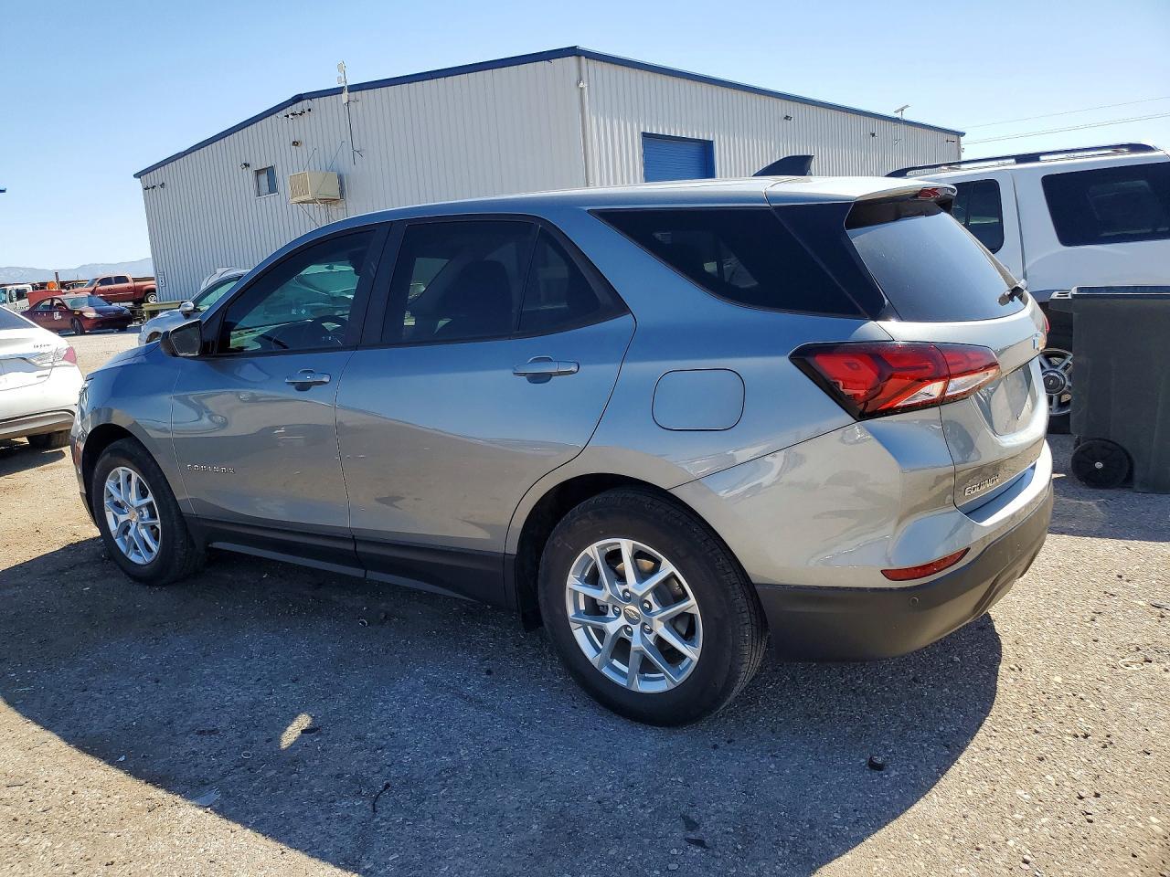2024 Chevrolet Equinox Ls - Фото 2