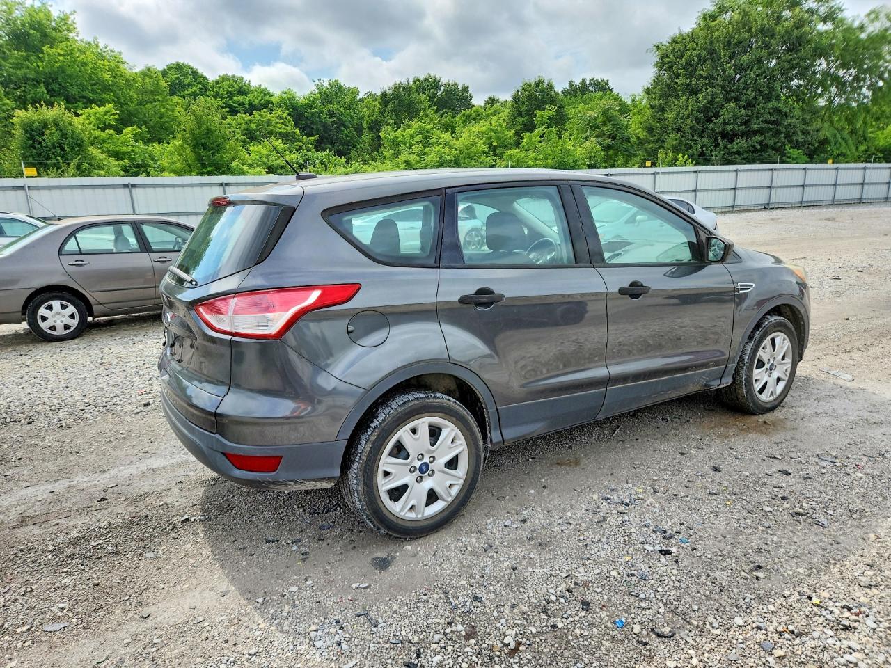 2015 Ford Escape S - Фото 3