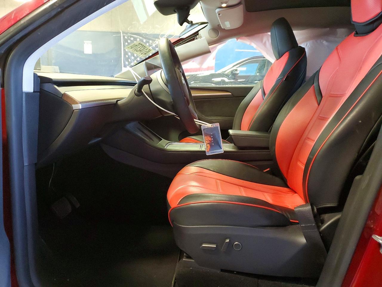 2025 Tesla Model Y - Фото 7
