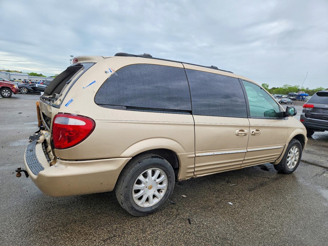 2001 Chrysler Town & Country Lxi - Image 3