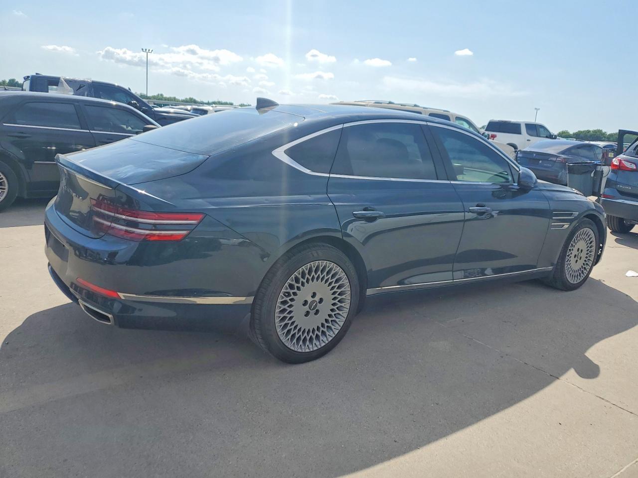 2022 Genesis G80 - Image 3